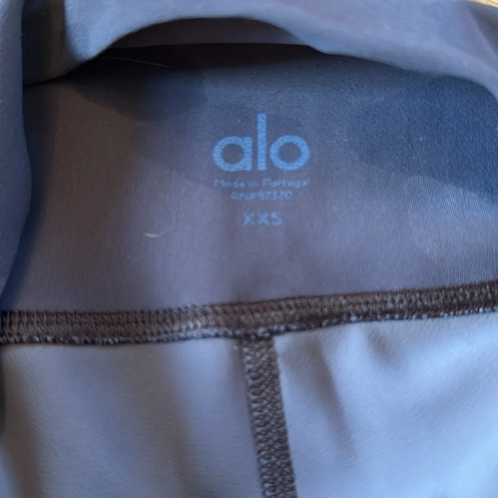 Alo Yoga Vapor Camp High Waist Leggings- used with piling